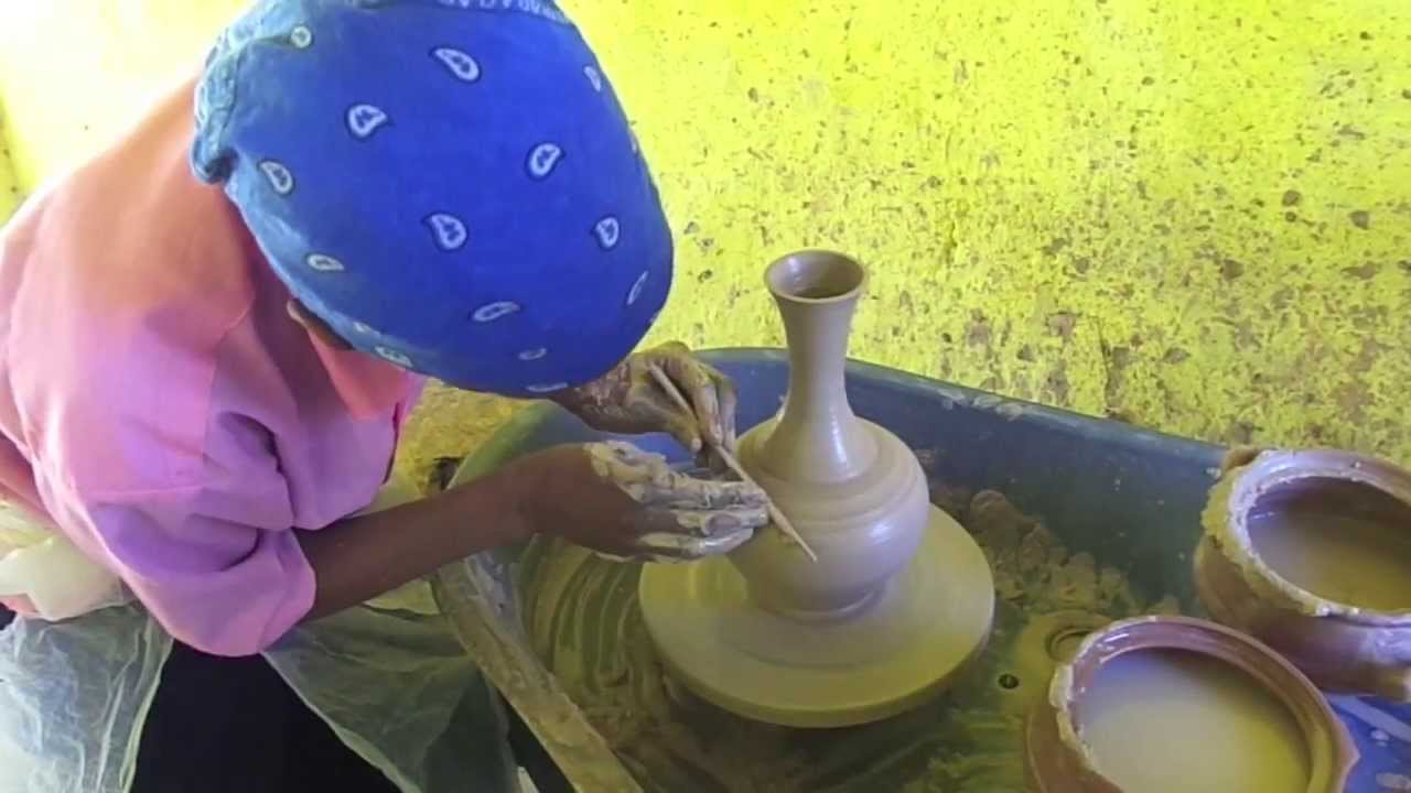 Travel to Ethiopia: Traditional Jewish Ethiopian (Falasha) Women make hand made pottery