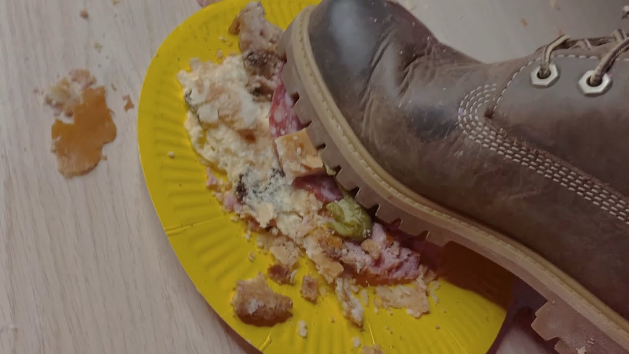 CRUSHING RANDOM FOOD WITH MY TIMBERLAND BOOTS 🫒