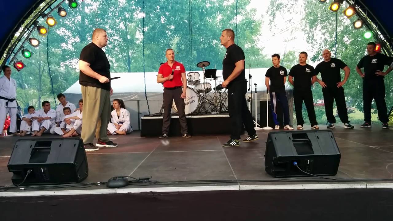 Taktikai K&ouml;zelharc bemutat&oacute;