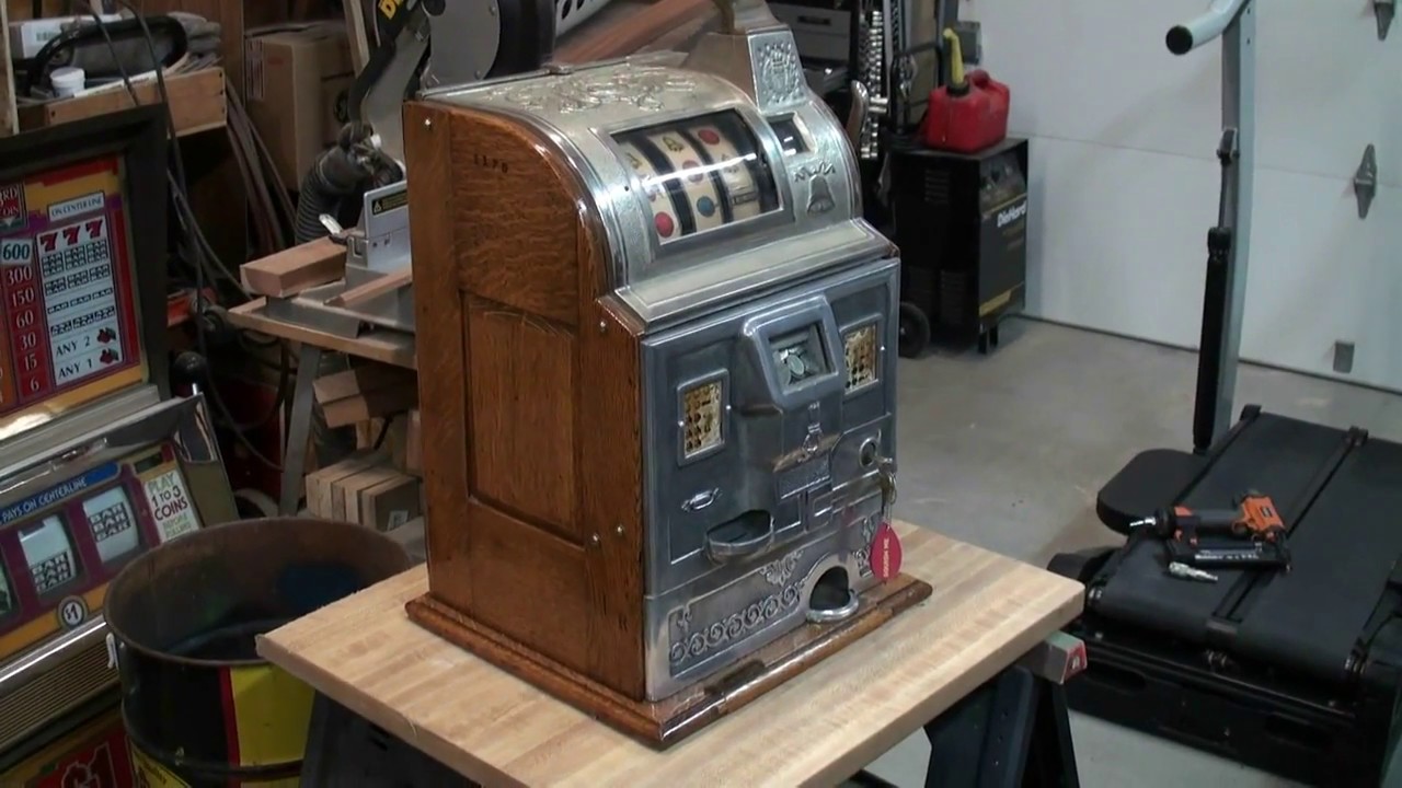 1920s Jennings Slot Machine - How to Remove Mechanism from Case
