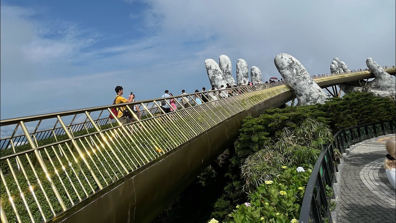 Exploring SunWorld Ba Na Hills: A Day in Da Nang 🇻🇳 
