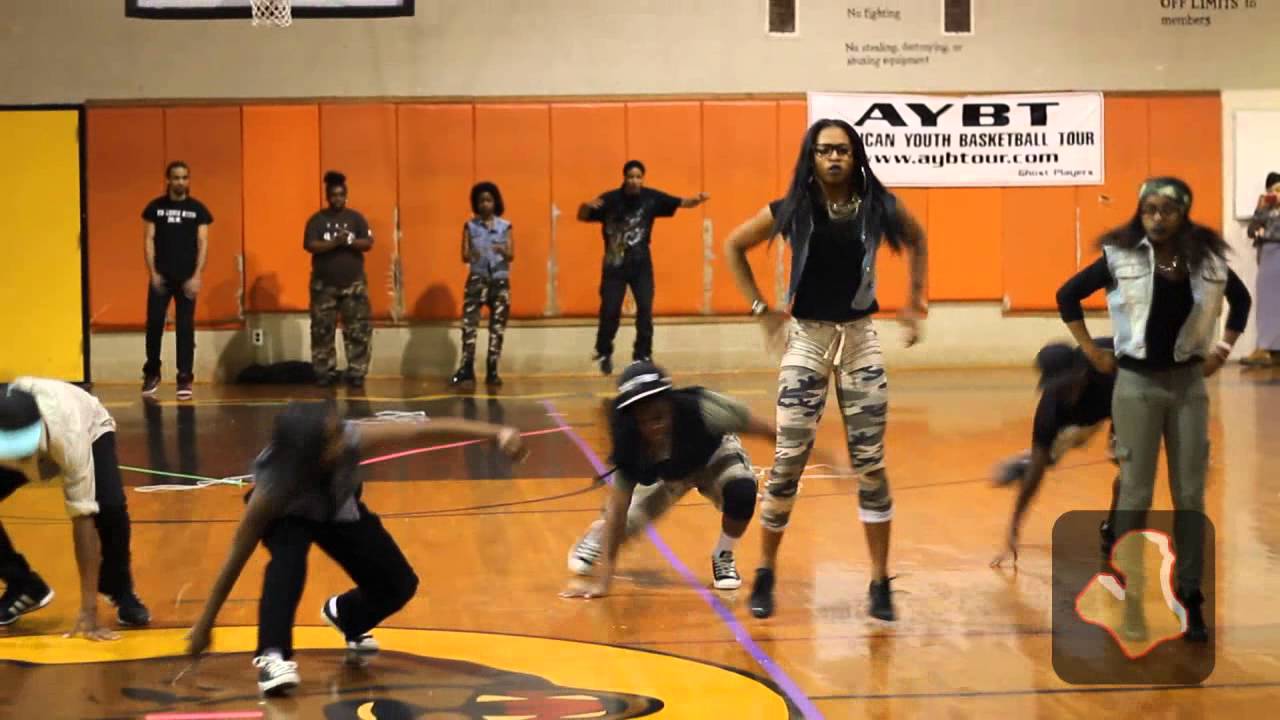 Vivinique Clothing Company presents 