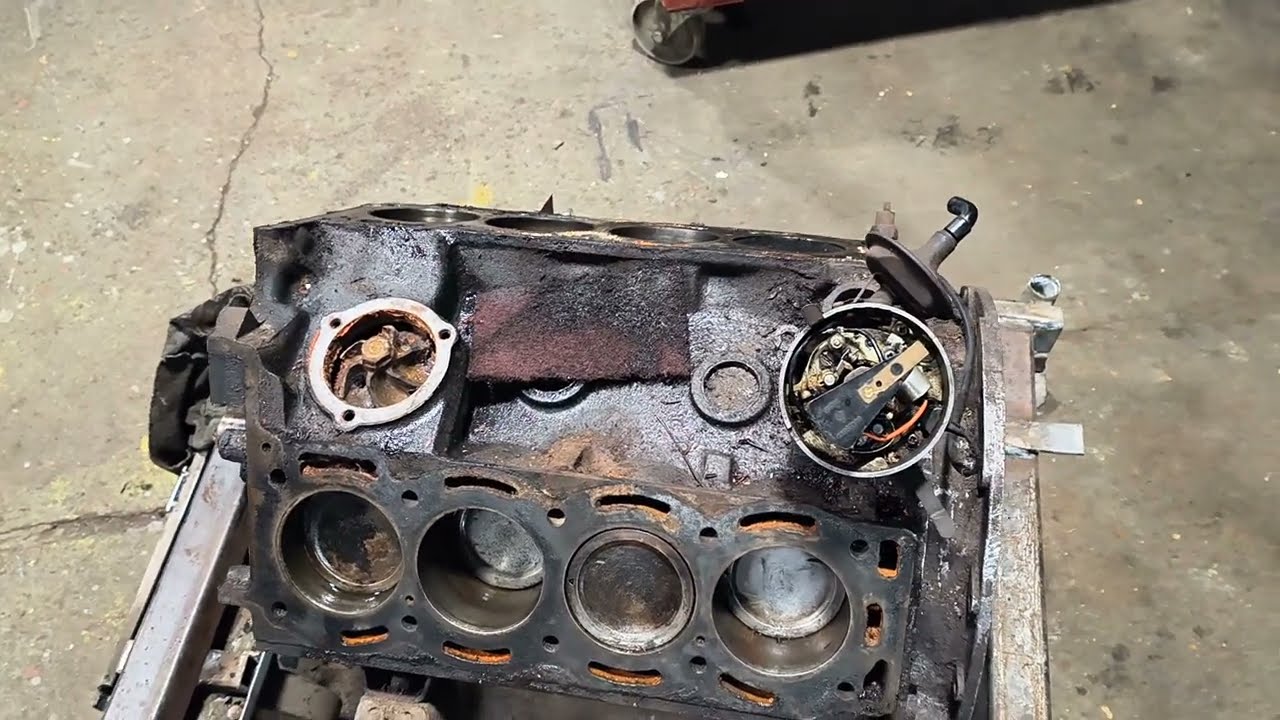 Triumph stag Distributor utterly stuck and will not move. Not one bit. 24 January 2023