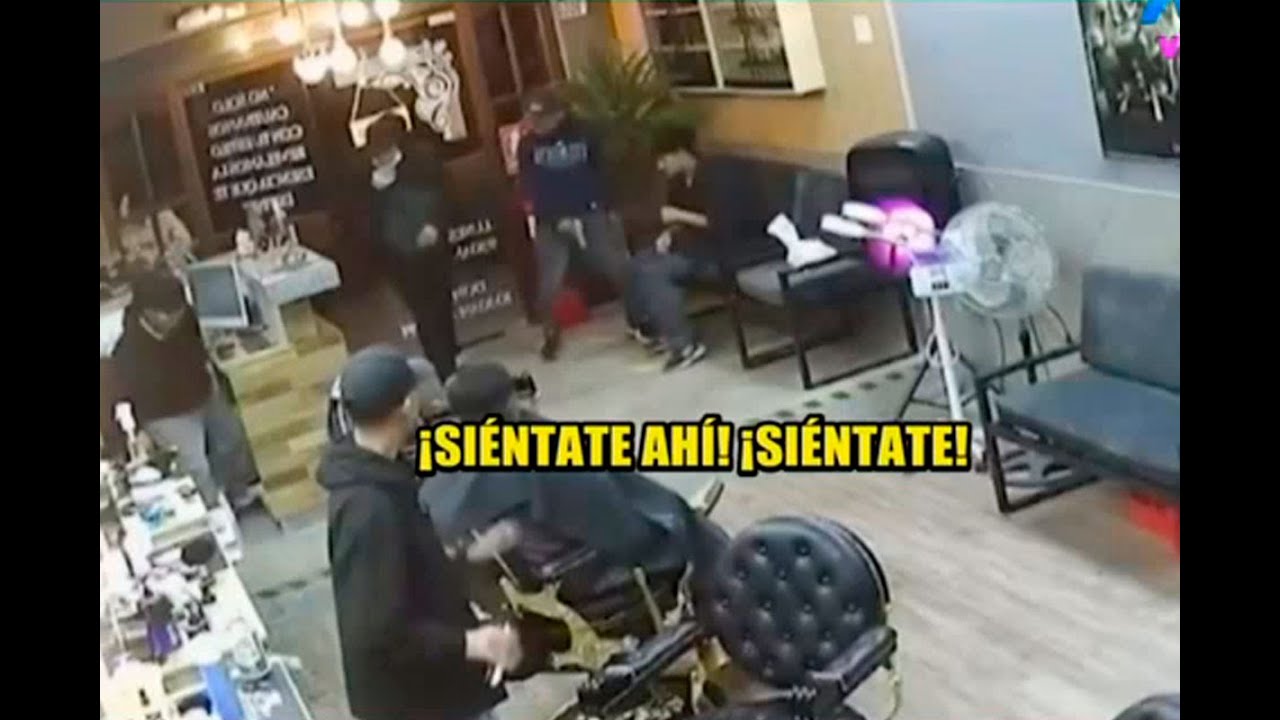 Delincuentes fingieron ser clientes para asaltar barber&iacute;a frente a menores