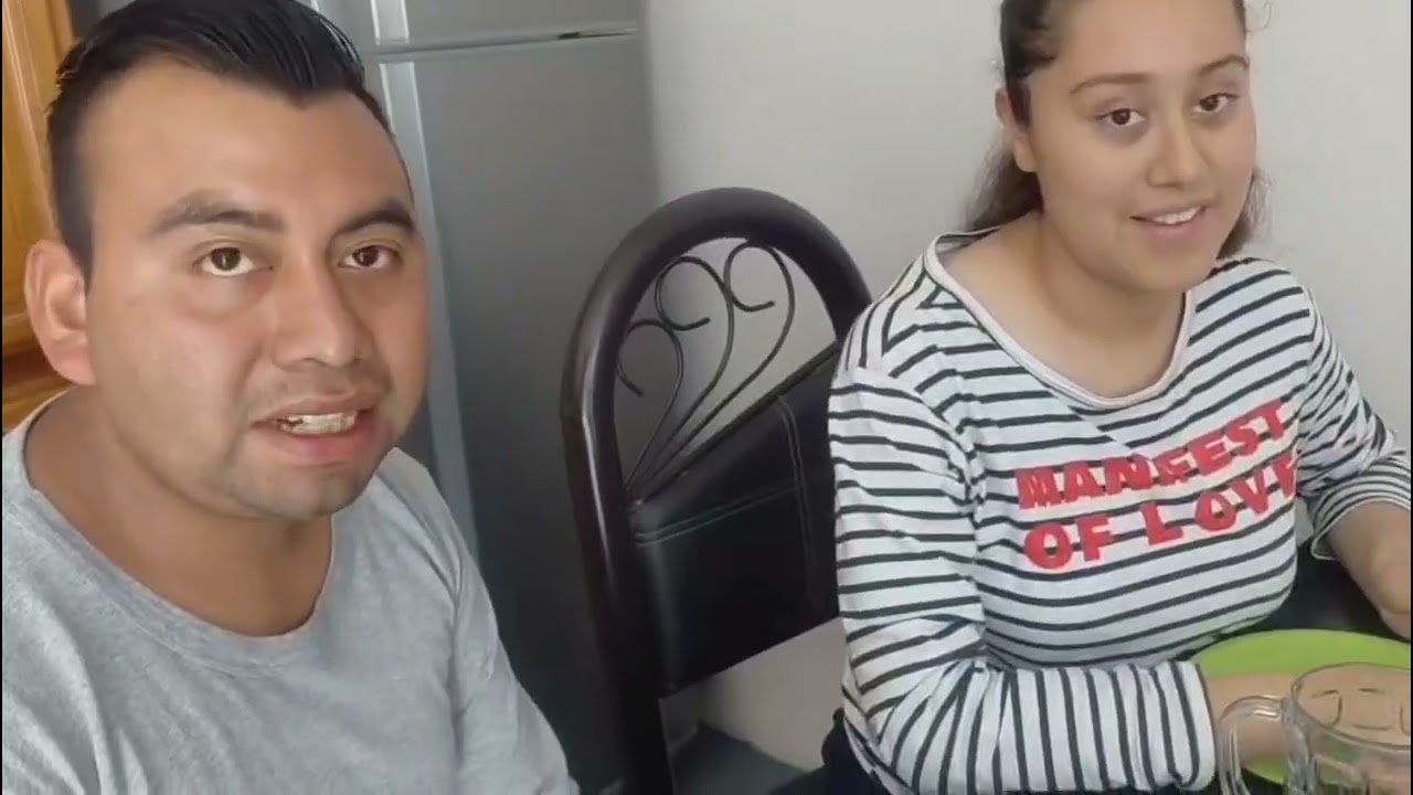 El día de hoy mi Dana me preparó unas ricas acelgas fritas con su salsita 😋