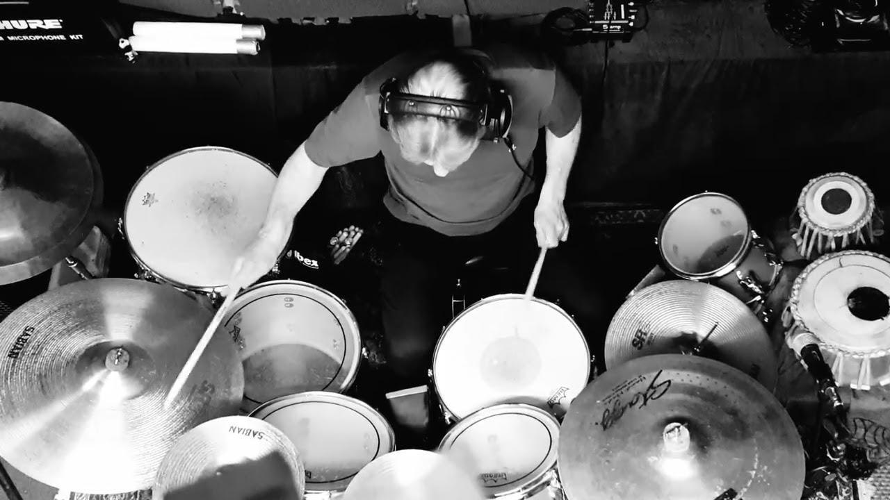 Petri Rinne Drums:Steely Dan-Your Gold Teeth 24.12.2025.Turku Finland 