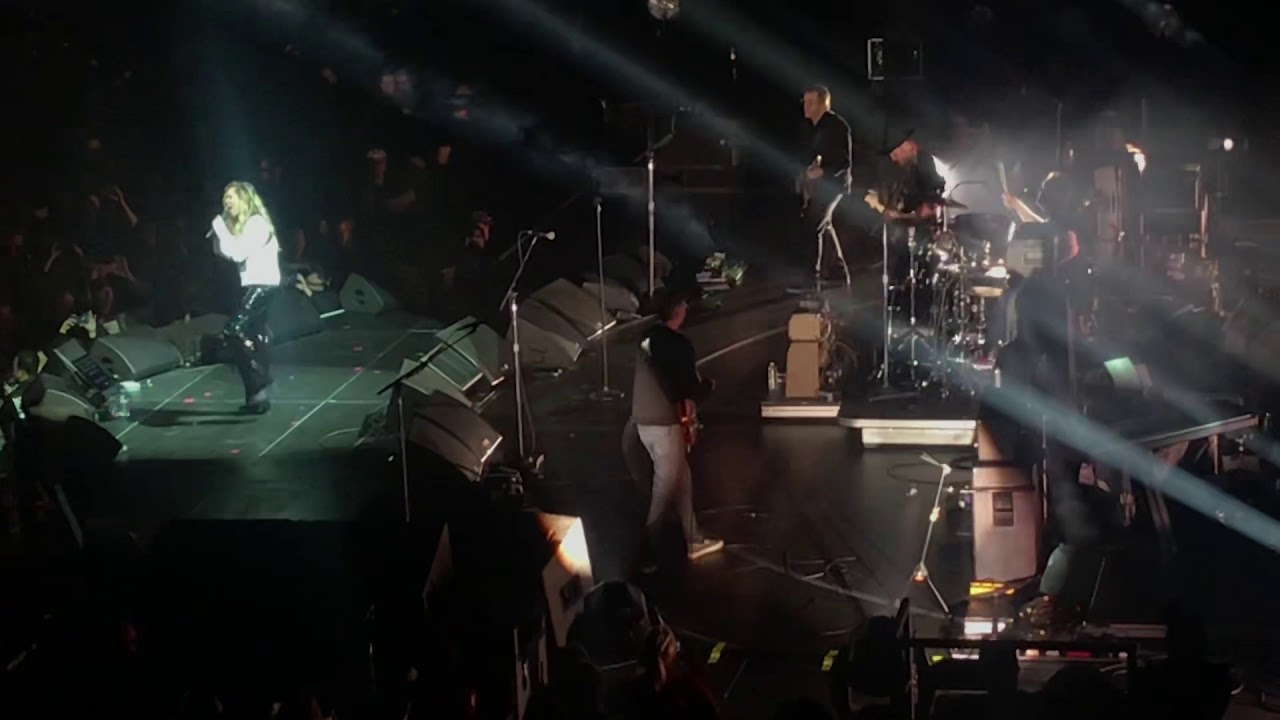 Miley Cyrus with Temple of the Dog: Say Hello 2 Heaven