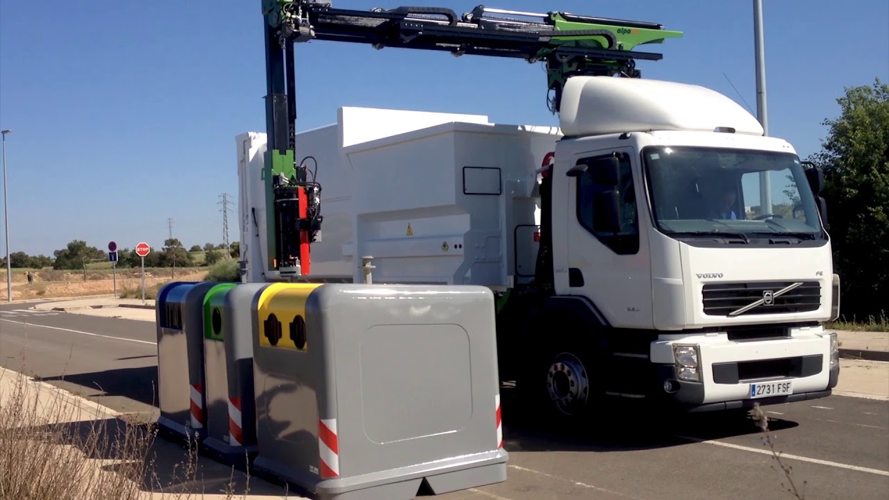 Video of the Week &ndash; How e-chains&reg; help guide and protect cables and hoses | igus&reg;