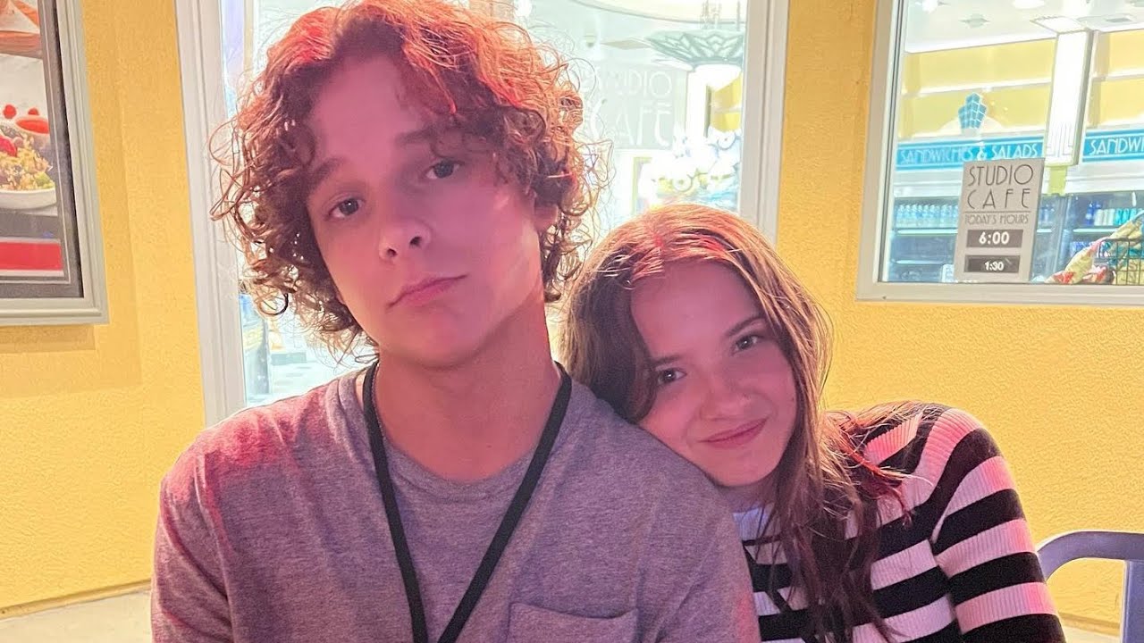 mason thames and madeleine mcgraw together at HHN #theblackphone