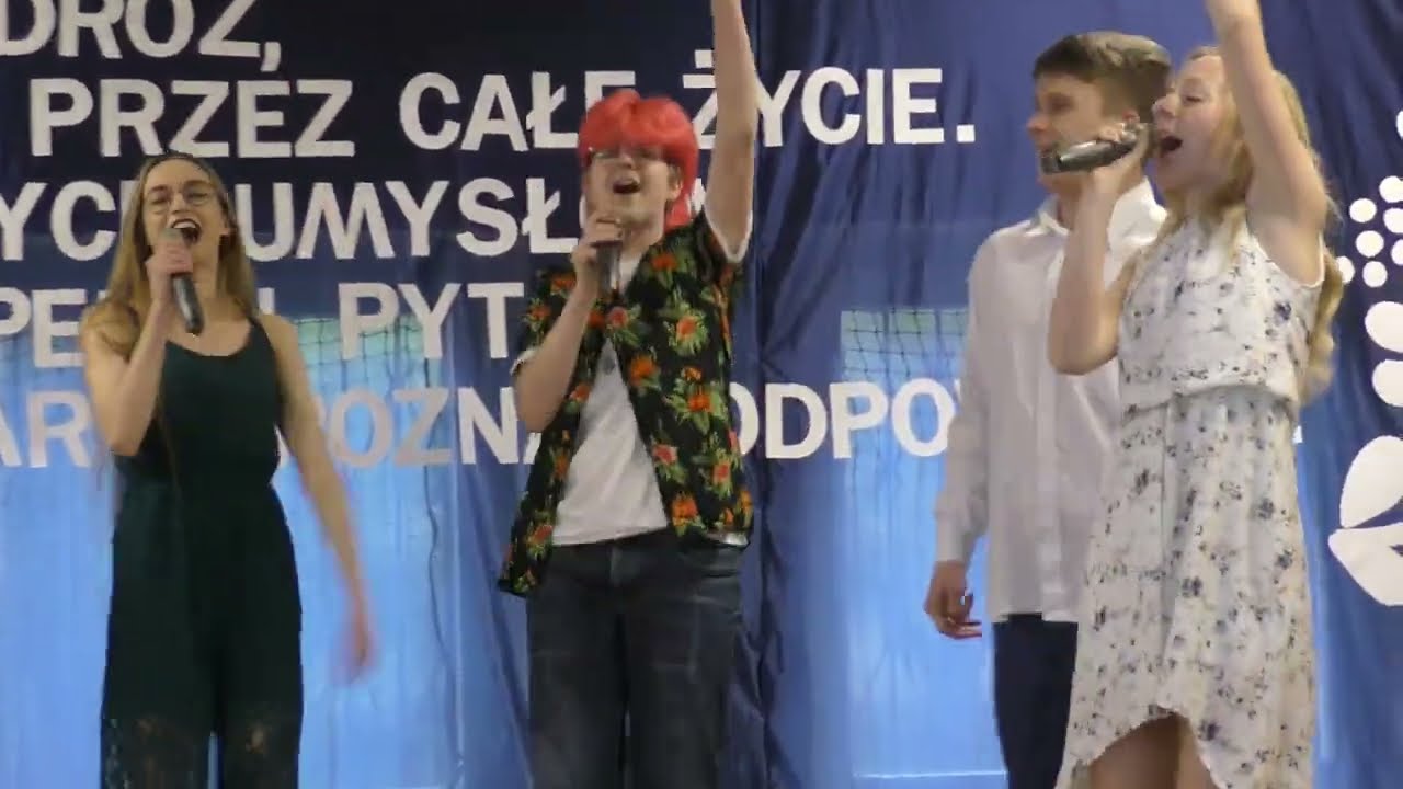 XXIV LO - Uroczystość zakończenia roku szkolnego w klasach trzecich po gimnazjum (część artystyczna)