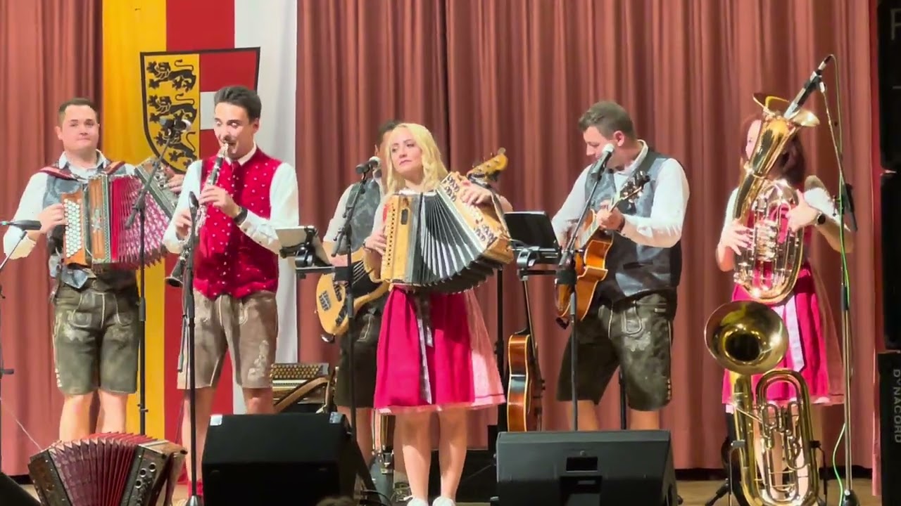 Das "Agaton Trio" und die "Geschwister Scharf" spielten gemeinsam die "Radltrugnpolka"