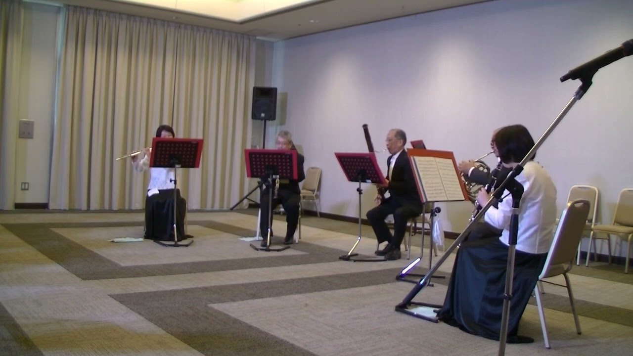Mozart: Divertimento No. 12 in E-flat major, K. 252