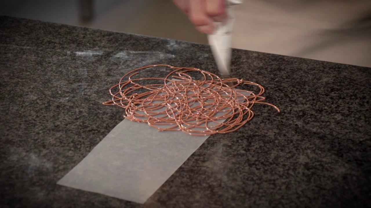 Chocoladedecoratie transparante cilinder - 40 verbluffende desserts