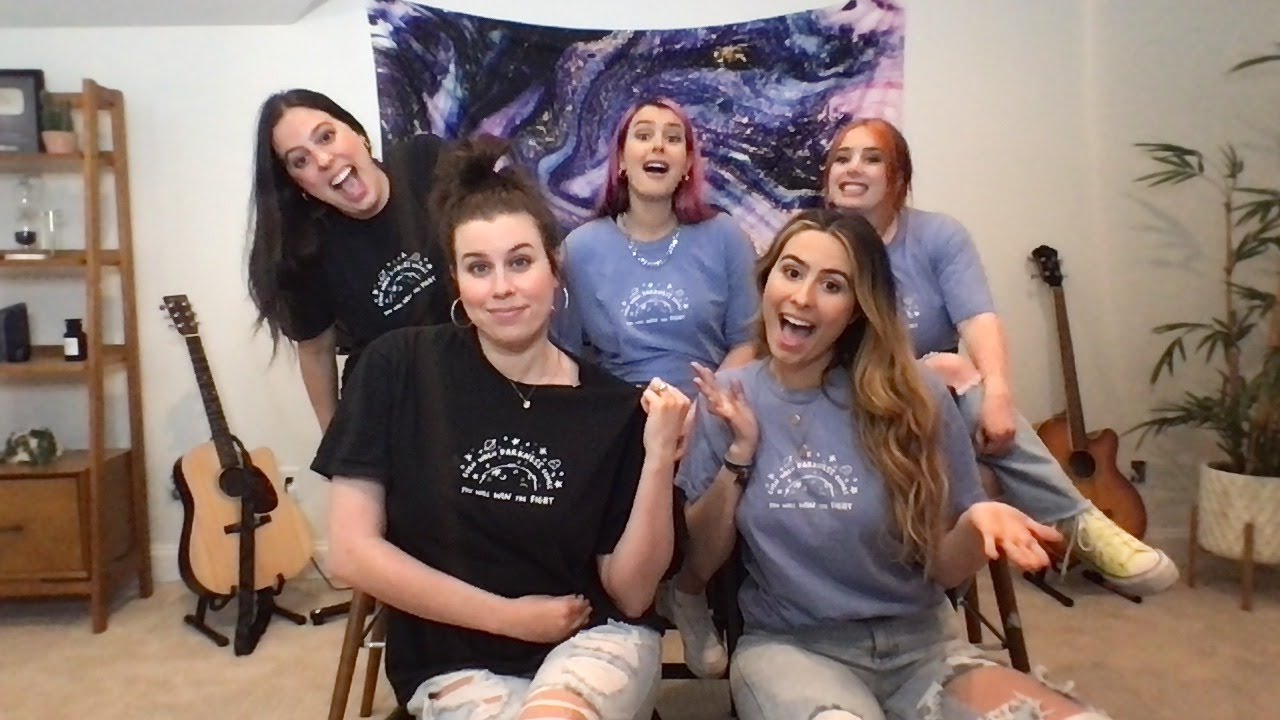Singing your requests + FASHION SHOW!