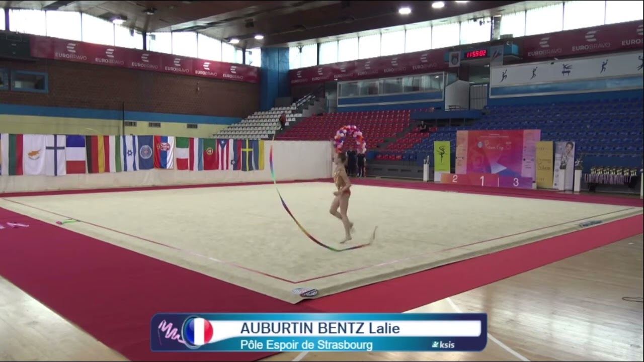 Lalie Auburtin-Bentz (🇫🇷) ruban 24/25. Ritam Cup à Belgrade 🇷🇸AA.