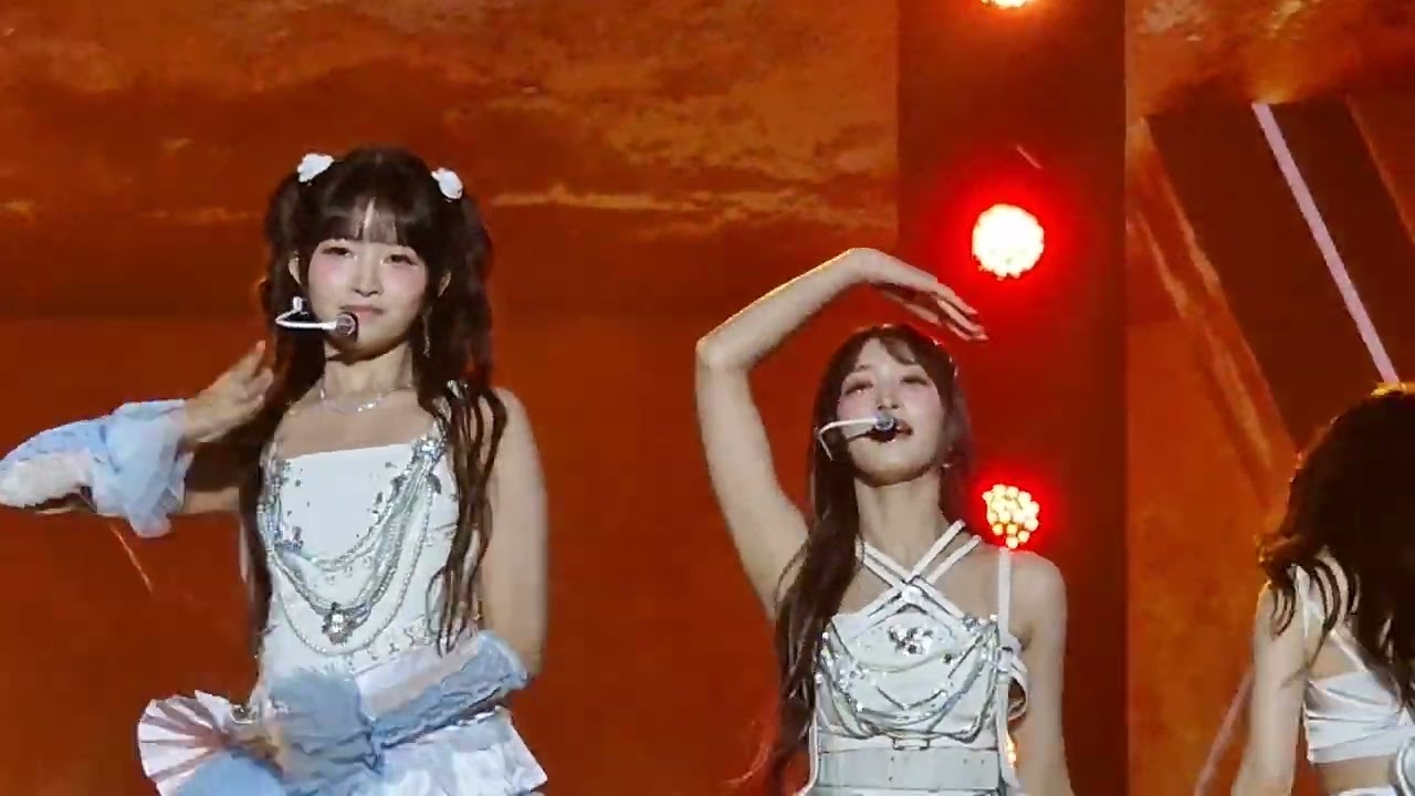 IVE (아이브) - ROYAL - Barcelona Spain, June 7st 2024 Palau Sant Jordi