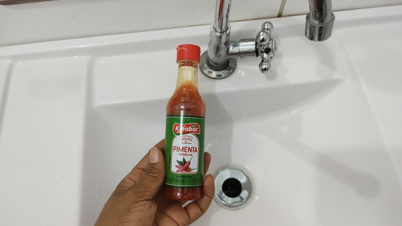 É SÓ PINGAR PIMENTA - VAI SUMIR TUDO NA HORA   FAÇA HJ MESMO  NUNCA MAIS VAI APARECER MOSCAS NA CASA