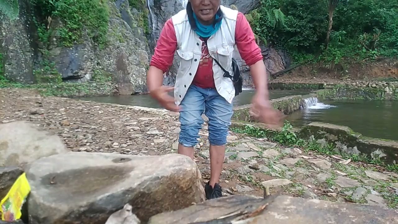 Curug Cibeureum puncak dua bogor