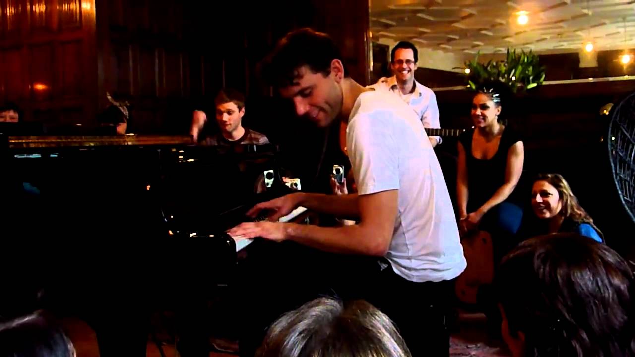 Mika - Any Other World & Grace Kelly @ Magic Points secret gig in London, 22.1.2011 (HD)