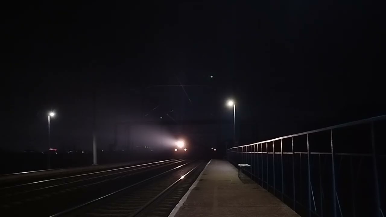 ТЭП70-0369 с пассажирским поездом следует по перегону Бобруйск-Мирадино 