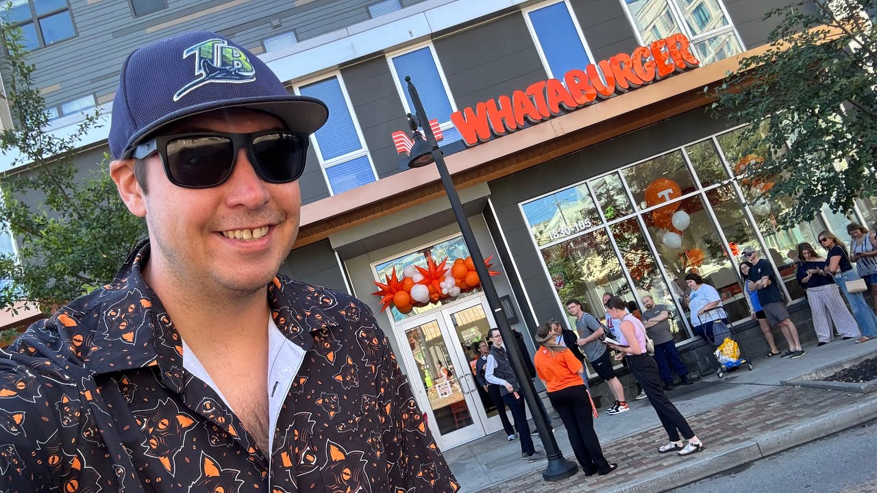 Knoxville’s First WHATABURGER GRAND OPENING at University of TENNESSEE - Fast Food History 