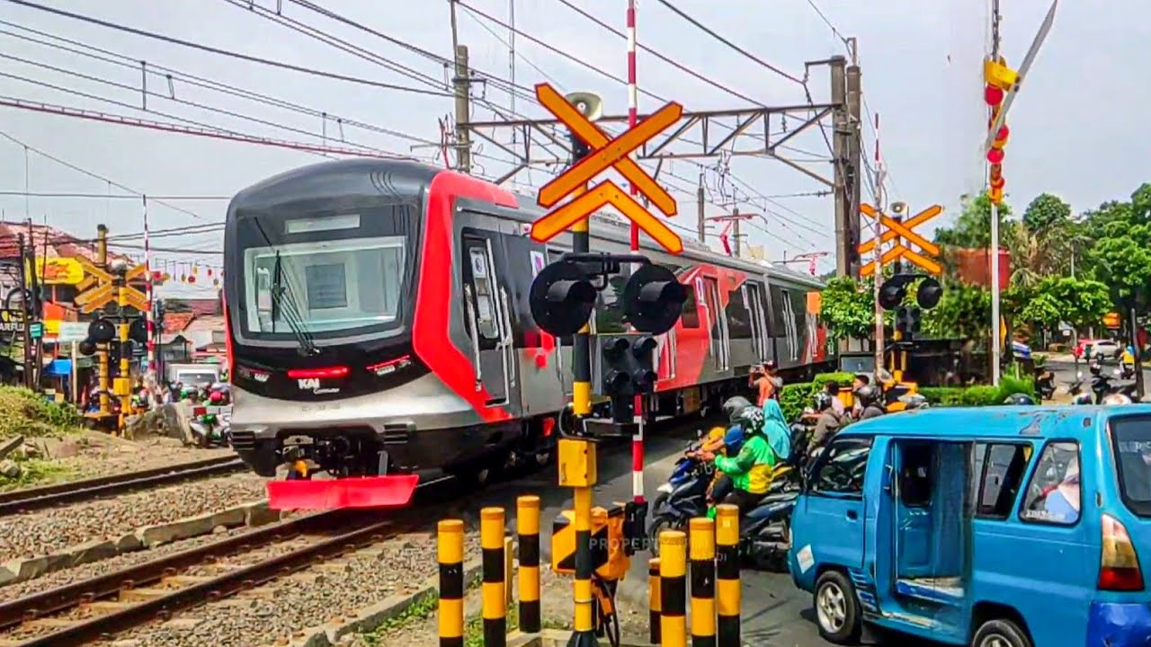 RAILWAY CROSSING !! Perlintasan Kereta Api Bogor Tak Kunjung Aktif | KYOSAN LEN | KRL CRRC SFC 120V