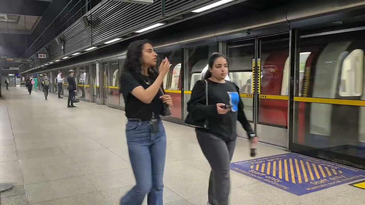 CANARY WHARF Underground Station (2022)