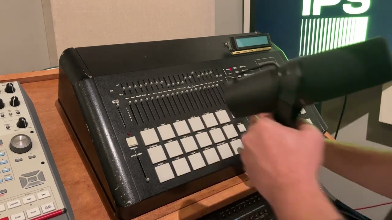 Forat / Linn 9000 Demo playing LM1 and how to load custom sounds
