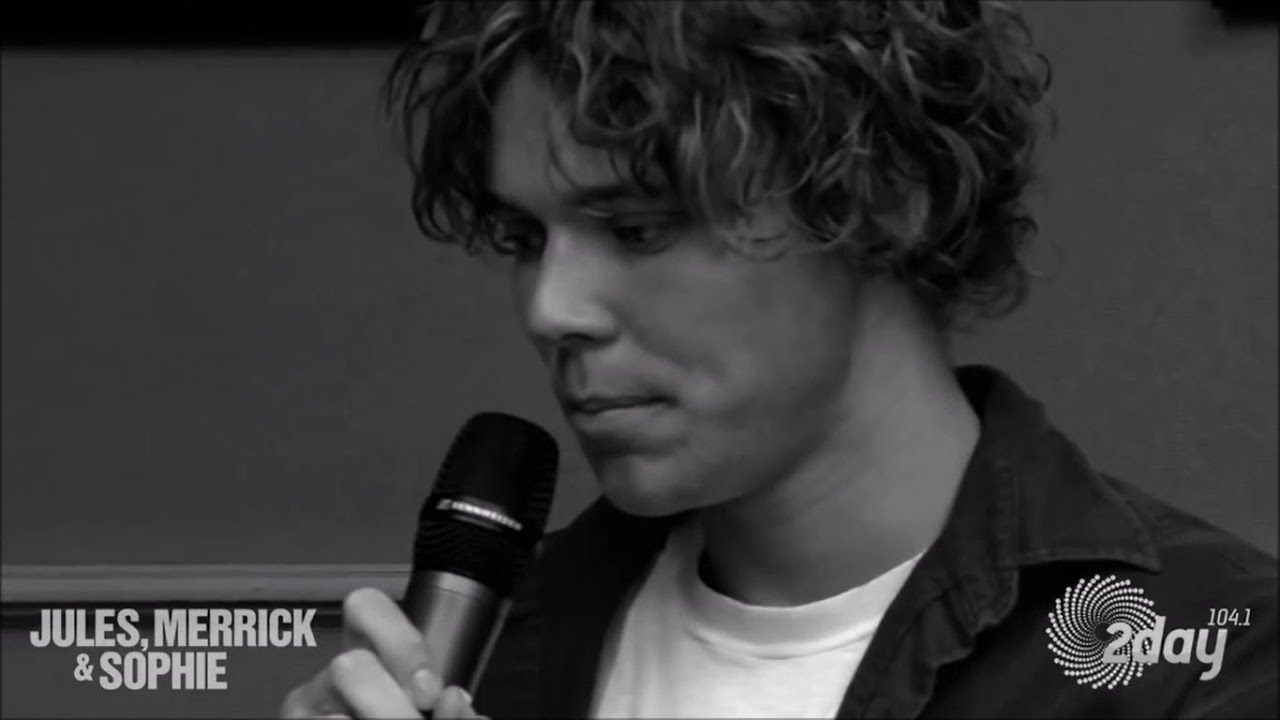 Ashton Irwin || Echo
