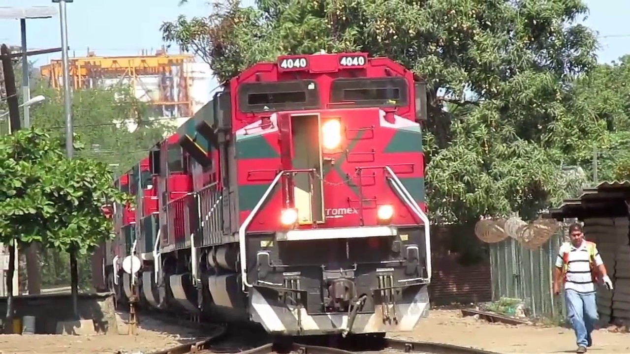 Directo Guadalajara-Manzanillo llegando a su destino con la SD70ACe 4040