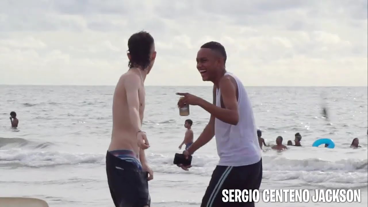 Bajando pantalones en las playas de Cartagena 😂👌 Bromas