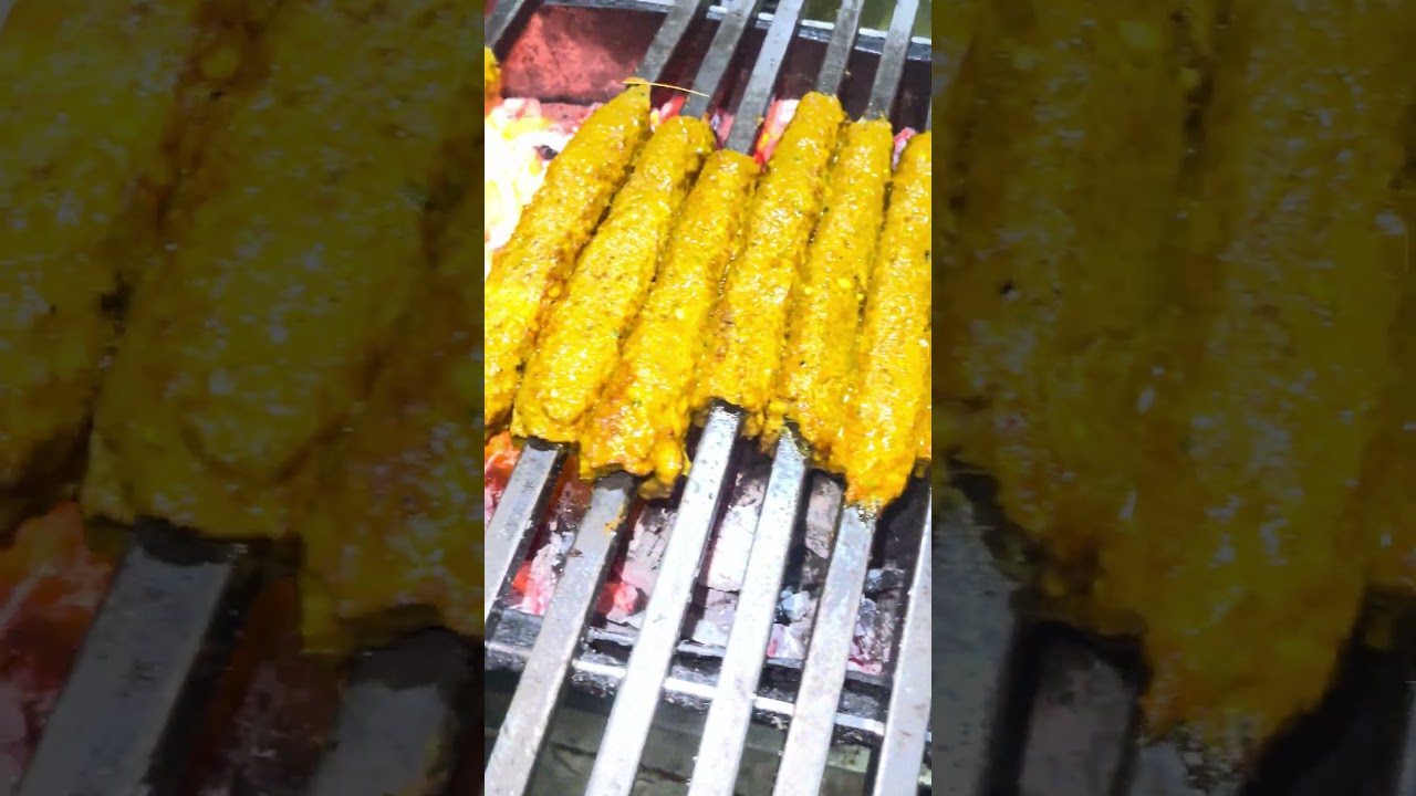 Making buffalo Kabab best Kabab in Delhi #danishkabab #danishfoodie #streetfood #food #chikenkabab
