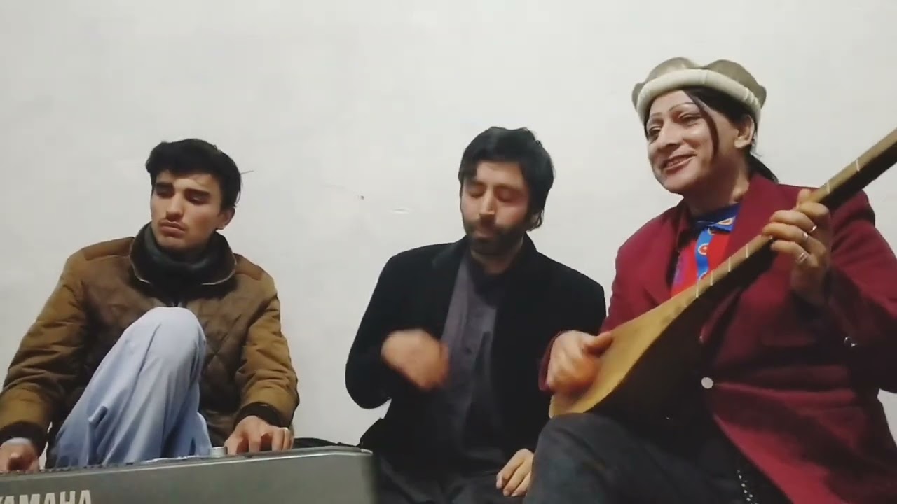 ghazal Azhar .Voice Akhtar sithar  javed Akhtar paino Mubashir Hassan .