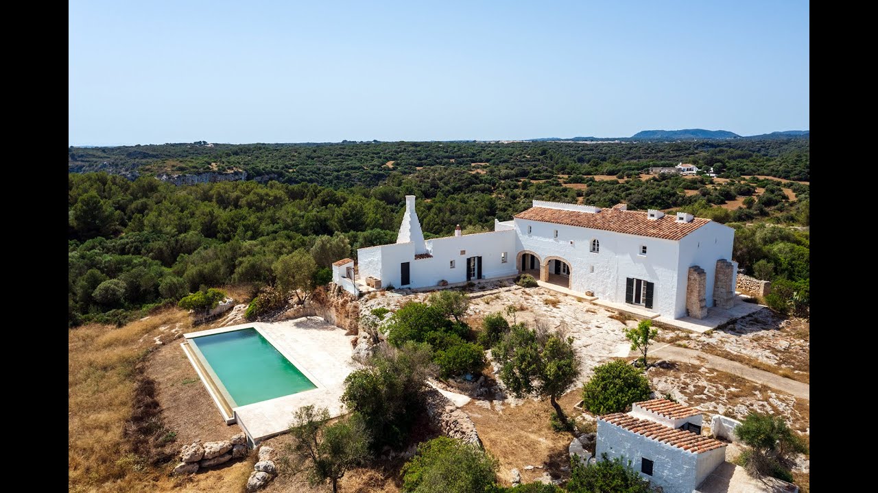 Excepcional finca rústica con acceso a playa virgen en Menorca.