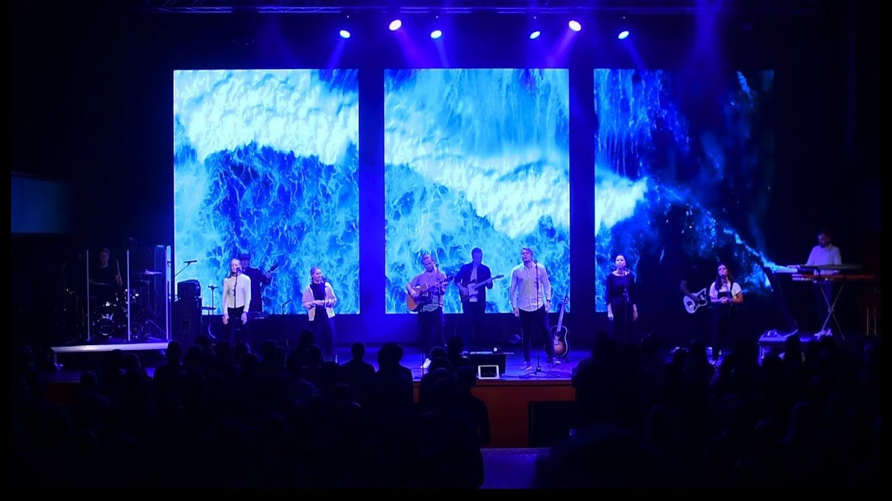 Innfor Hans Trone (Live) - Filadelfia Lovsang