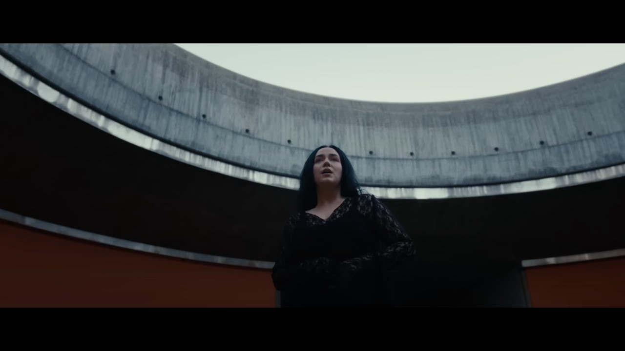 Maggie - Circles (Official Music Video)