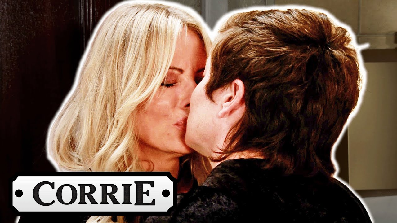 Becky KISSES Lisa | Coronation Street