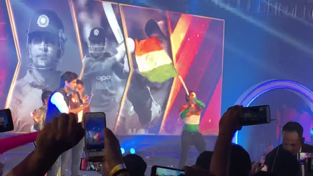 MS Dhoni grand Entry at Hyatt hotel