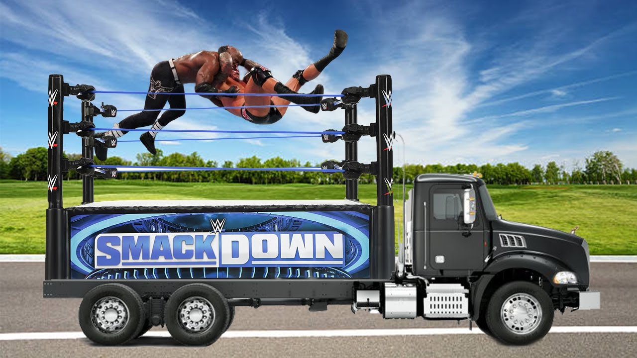 أغرب المباريات اللي صارت في تاريخ WWE ( يتصارعون فوق شاحنة متحركه )