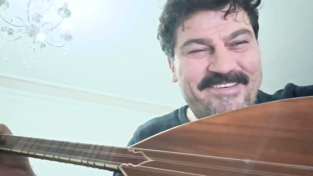 Yüce Dağ Başında Üzüm Kol Atmış 