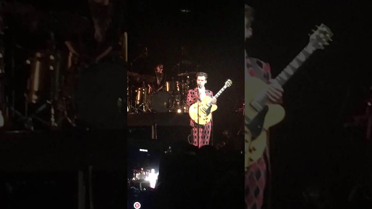 Harry Styles talking about Holmes Chapel and Stockholm Syndrome // Manchester 1/11/17