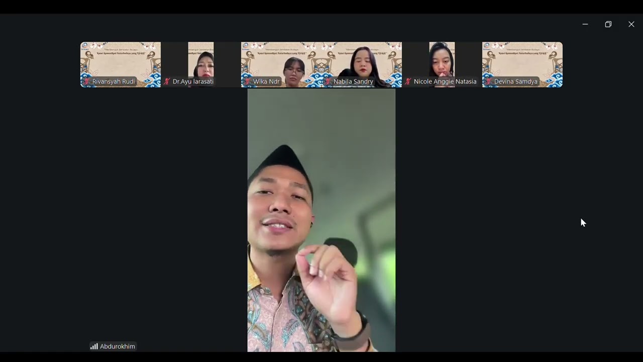 Kelompok 2 Webinar “Membangun Jembatan Budaya: Kunci Komunikasi Antarbudaya yang Efektif”