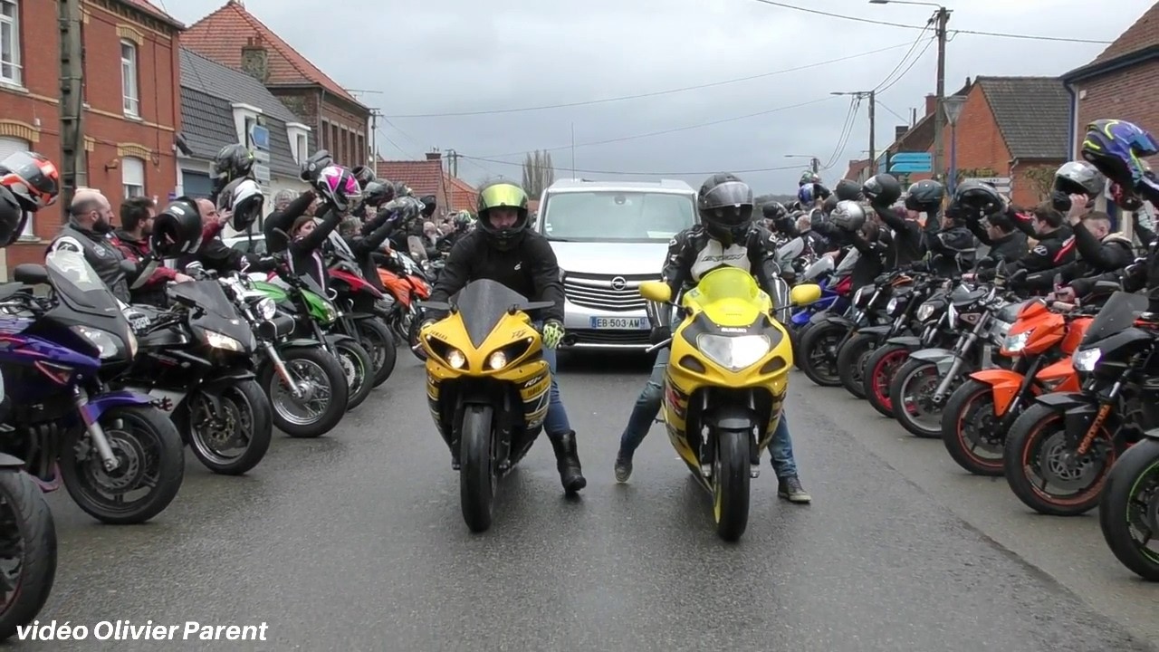 Hommage motos voitures pour Nolan