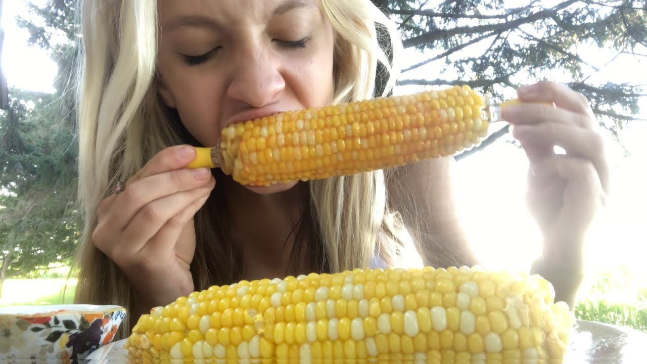 ASMR CORN ON THE COB (CRUNCH SOUNDS)