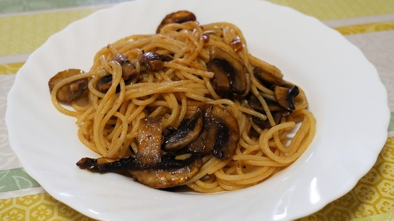 ESPAGUETIS CON CHAMPIÑONES