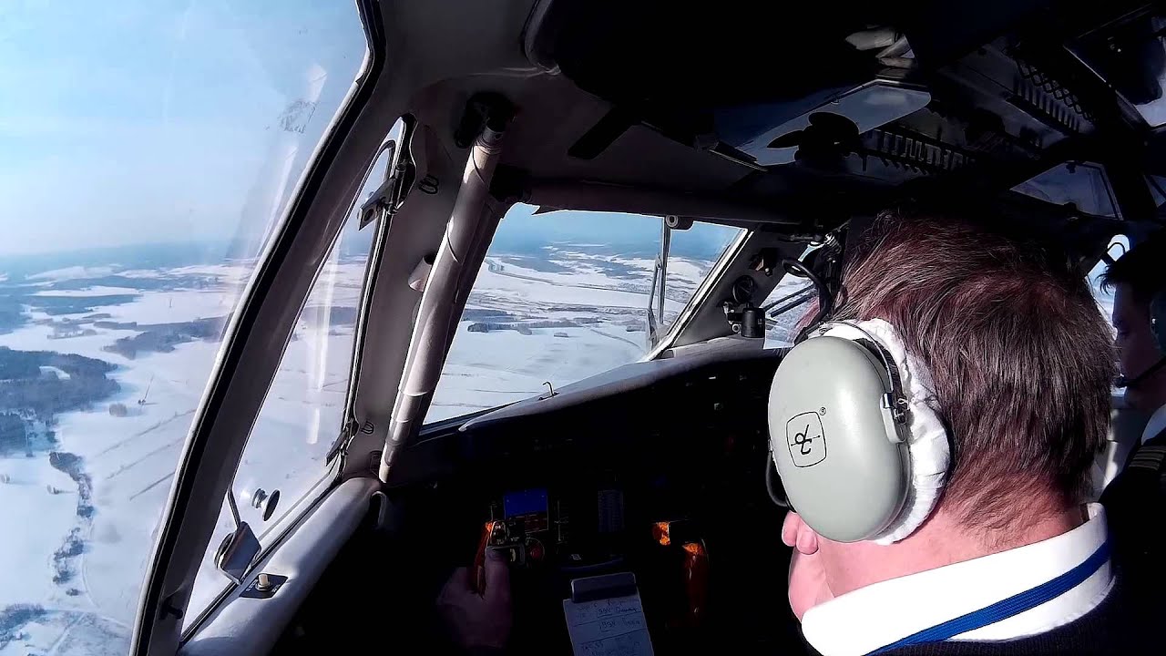 КрасАвиа LET L-410UVP заход на посадку в а\п 