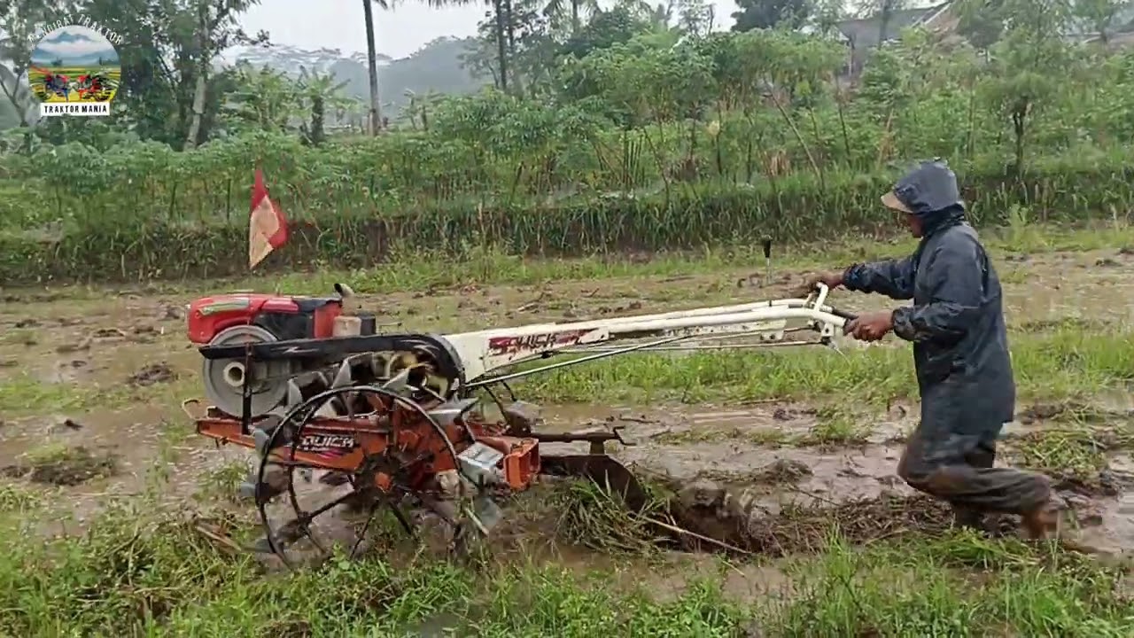 traktor g3000 zeva menggaru dan meningkal 