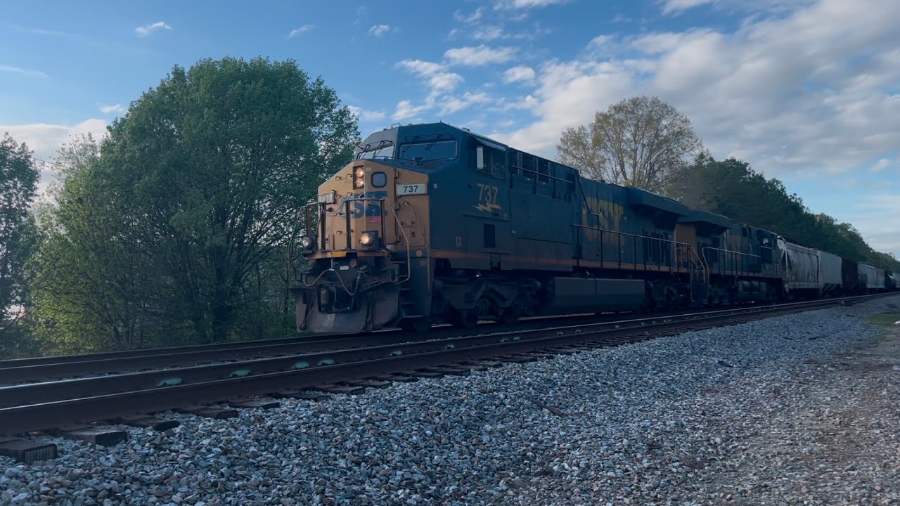 CSX 737 Leads Long CSX M409-13 SB Manifest Train Departing Florence SC