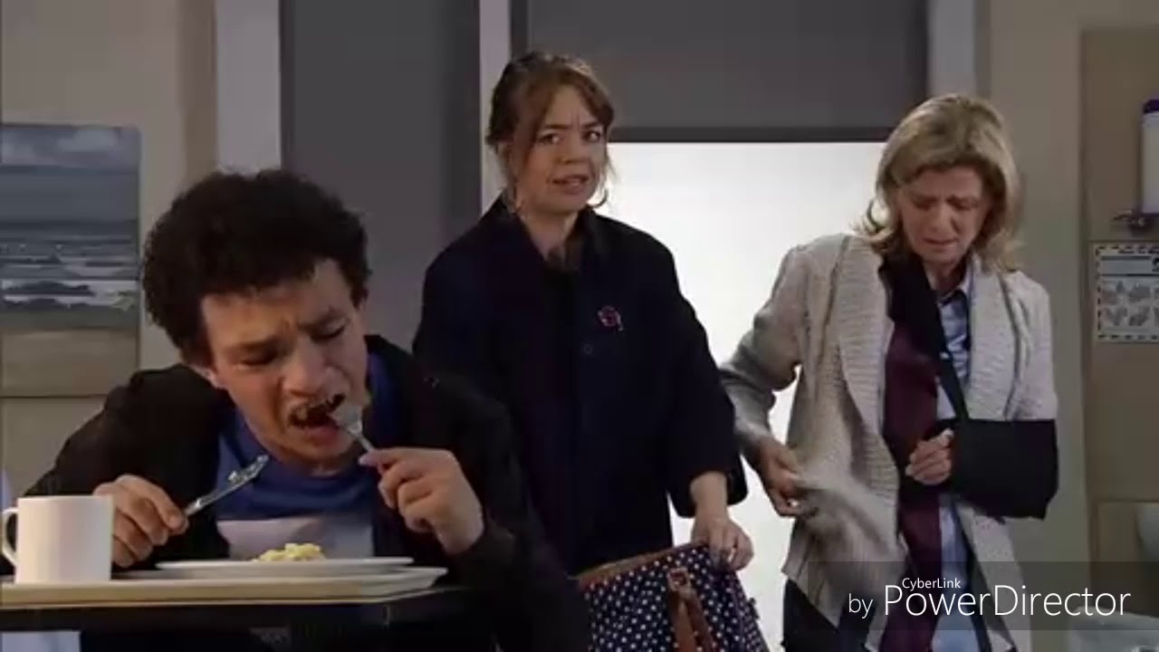 Coronation Street - Leanne Returns Into Her New Home (26th October 2018)