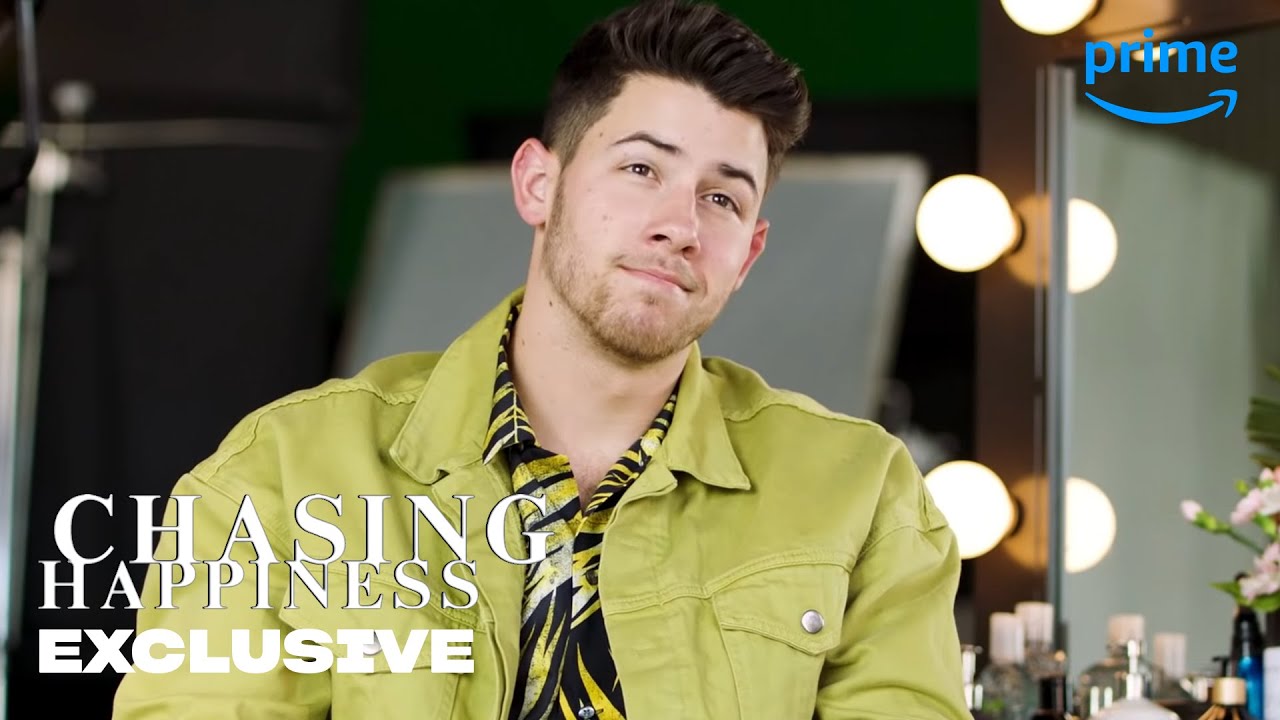Alexa, Who is Your Favorite Jonas Brother? | Chasing Happiness | Prime Video